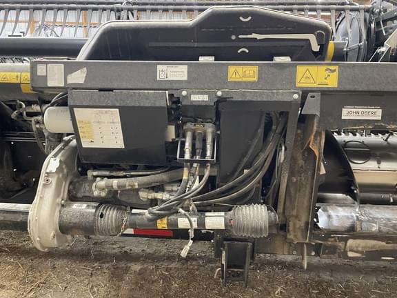 Image of MacDon FD130 equipment image 3
