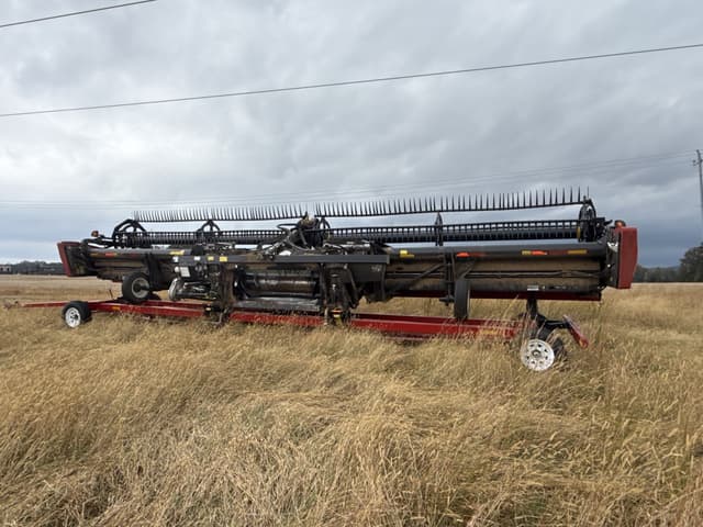 Image of MacDon FD135 equipment image 2