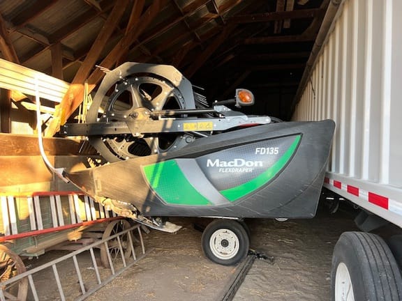 2021 MacDon FD135 Equipment Image0