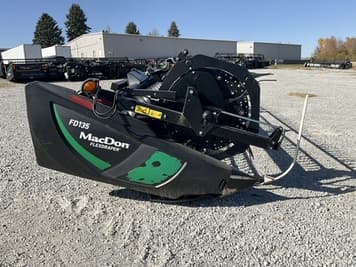 Main image MacDon FD135