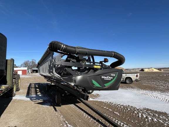 2021 MacDon FD135 Equipment Image0