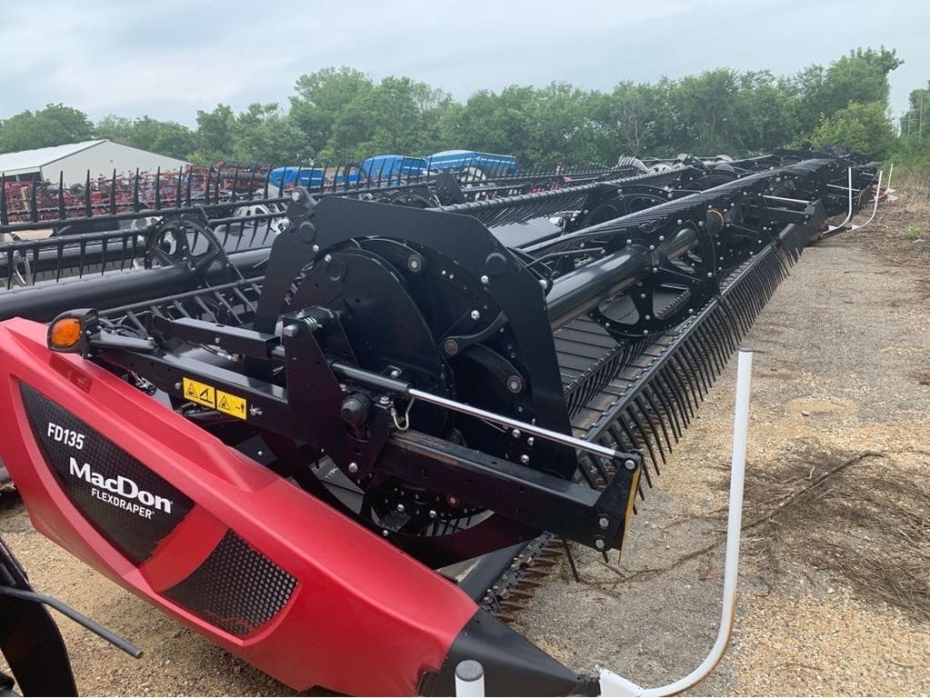 2021 MacDon FD135 Equipment Image0