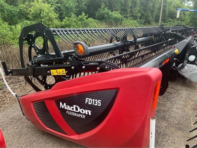 Image of MacDon FD135 equipment image 4