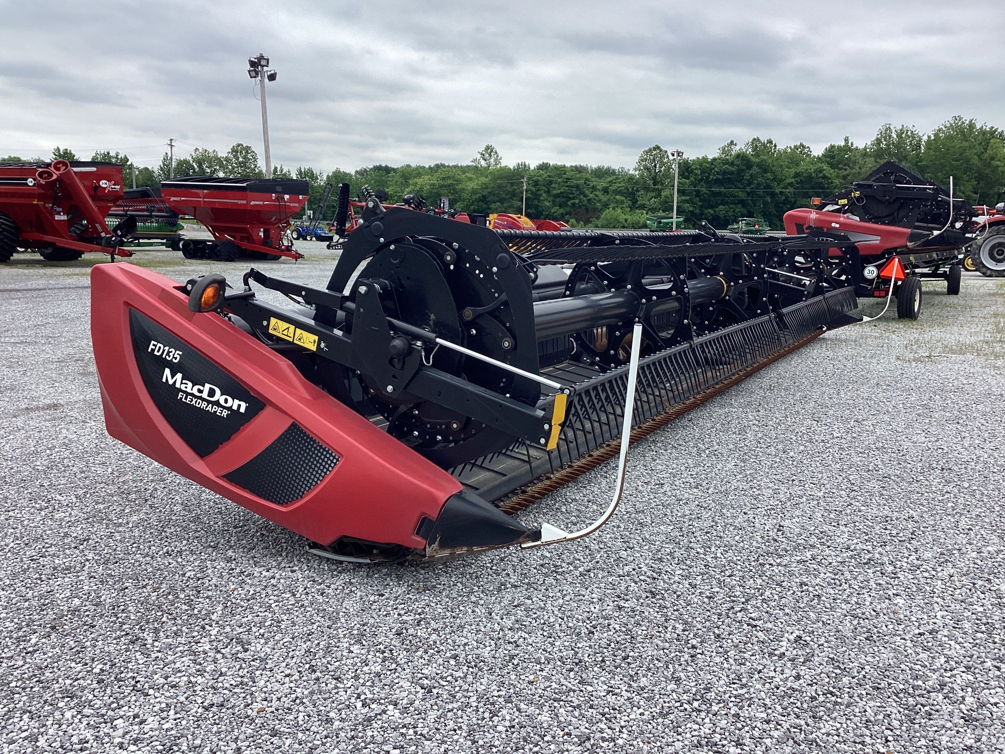 Main image MacDon FD135