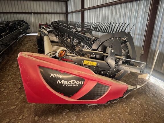 2021 MacDon FD140 Equipment Image0