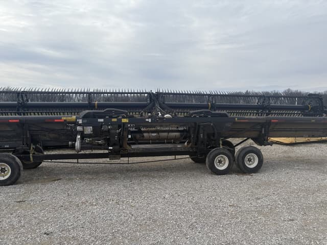 Image of MacDon FD140 equipment image 1