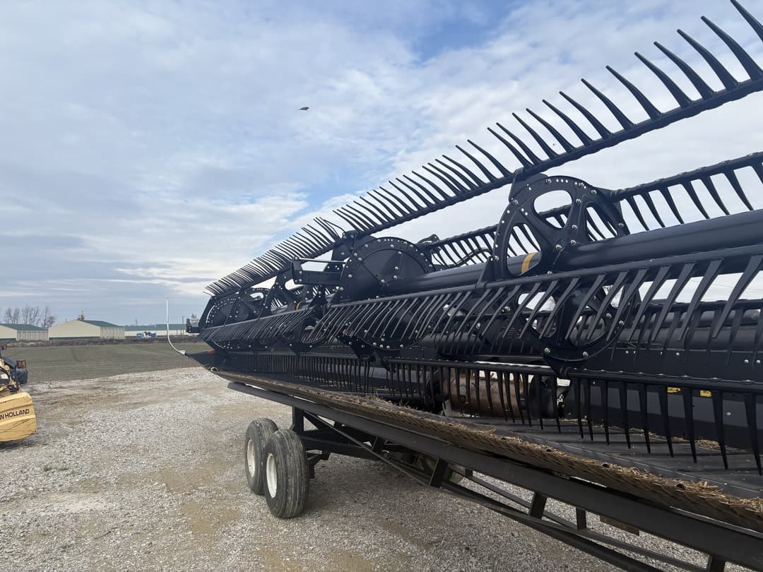 Image of MacDon FD140 Primary image