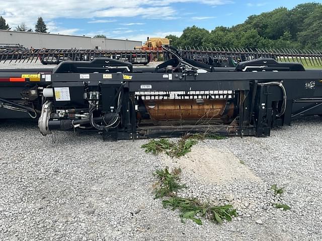 Image of MacDon FD140 equipment image 3