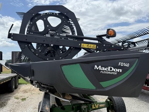 Image of MacDon FD140 equipment image 2
