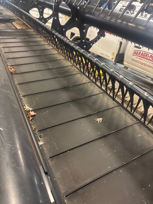 Image of MacDon FD140 equipment image 3