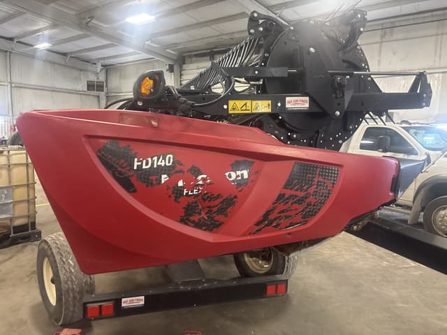 Image of MacDon FD140 equipment image 2