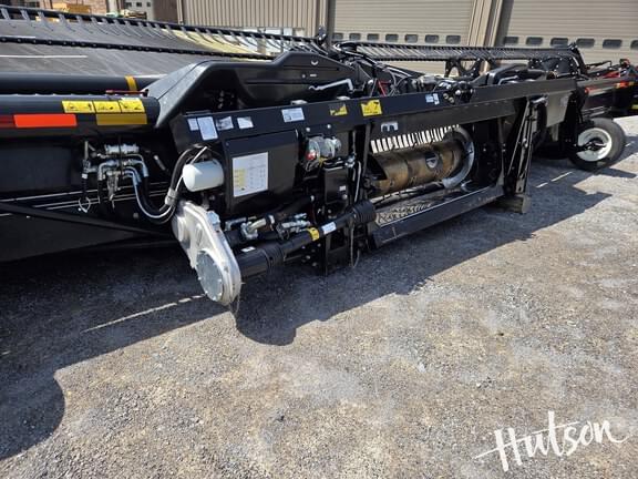 Image of MacDon FD140 equipment image 4