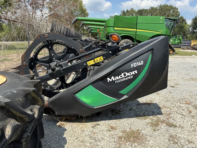 Image of MacDon FD140 equipment image 1