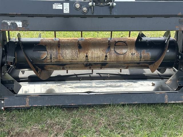 Image of MacDon FD140 equipment image 4