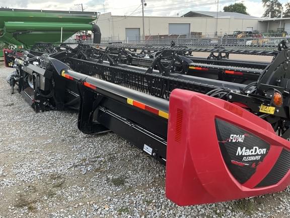 Image of MacDon FD140 equipment image 3