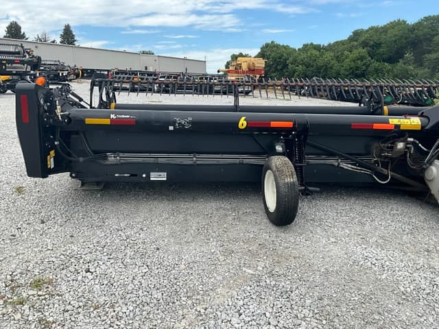 Image of MacDon FD140 equipment image 2