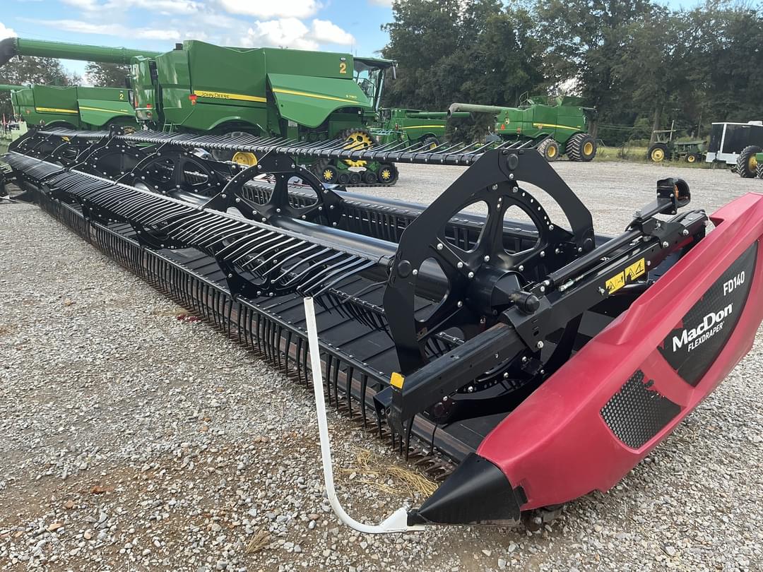 Image of MacDon FD140 Image 0