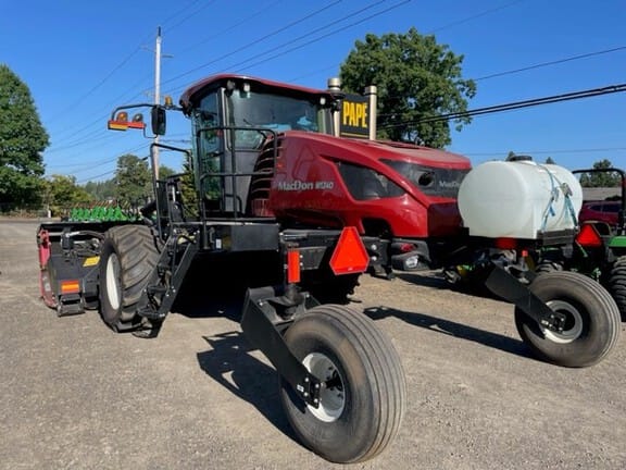 2021 MacDon M1240 Equipment Image0
