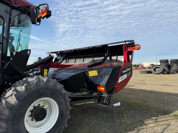 Image of MacDon M1240 equipment image 1