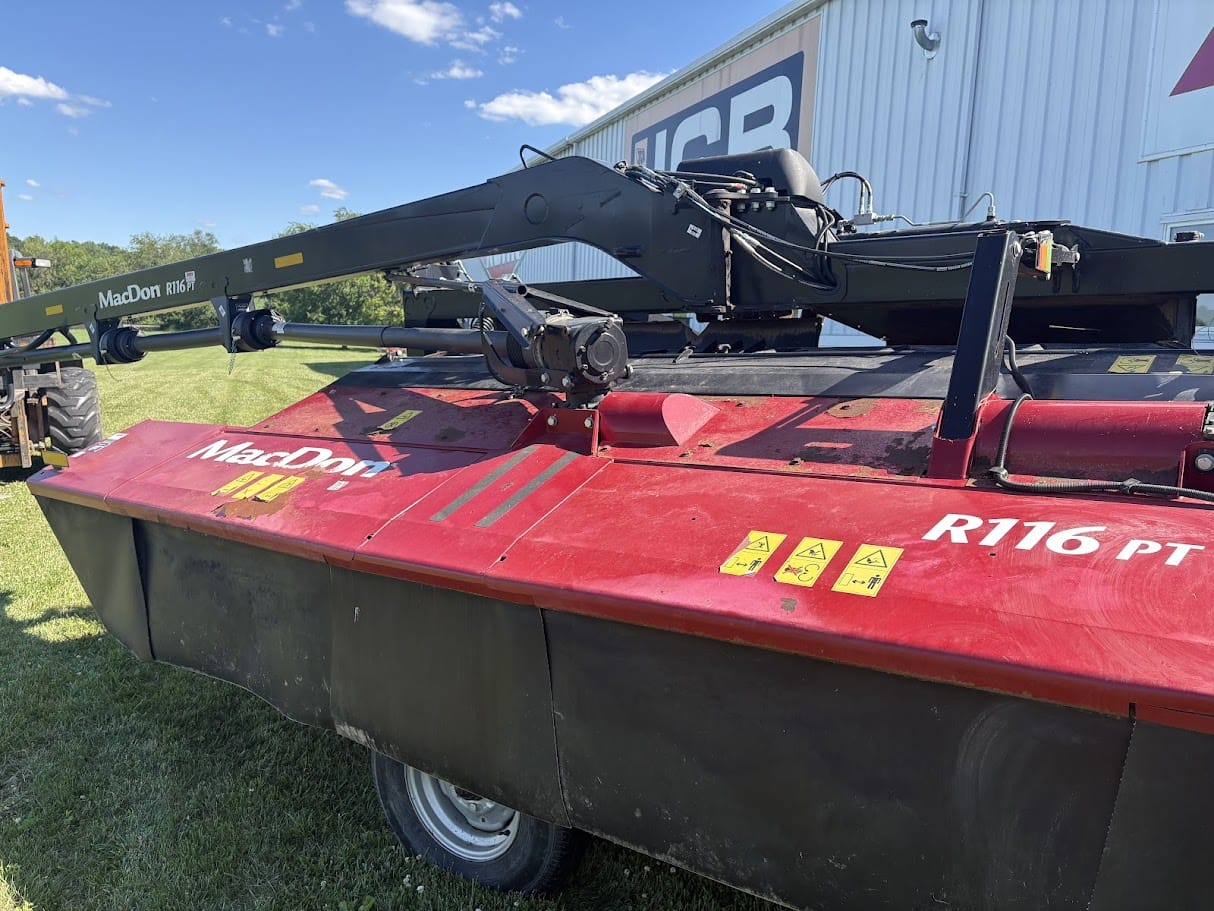 2021 MacDon R116 Equipment Image0