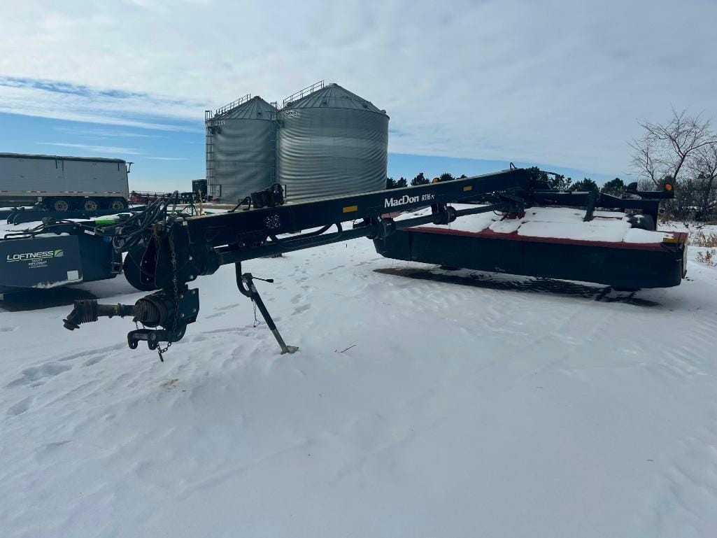2021 MacDon R116PT Equipment Image0