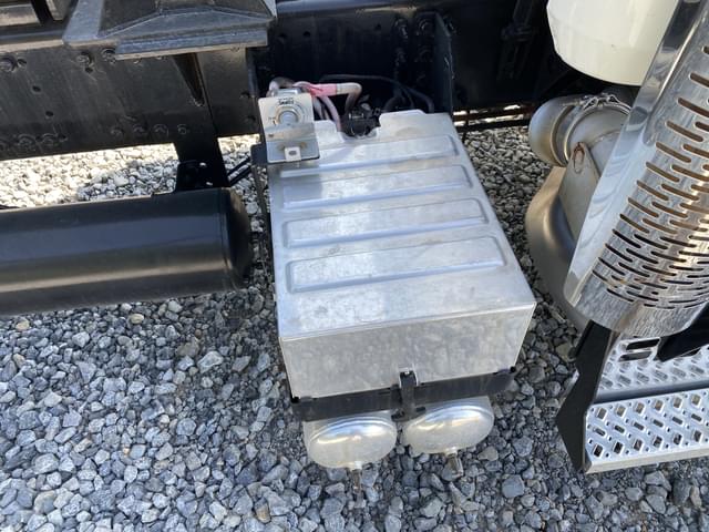 Image of Mack GR104F equipment image 4