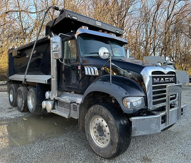 Image of Mack GR64F equipment image 4