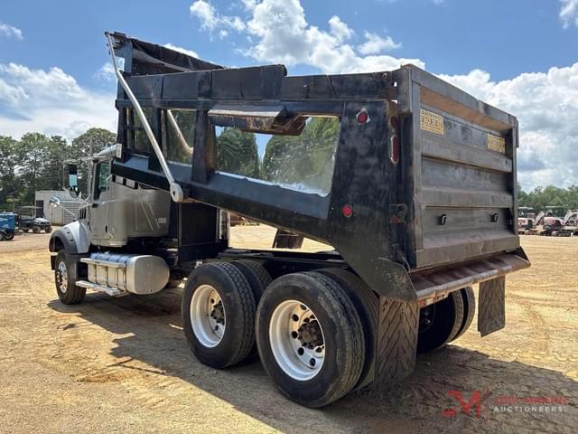 Image of Mack GR64F equipment image 2