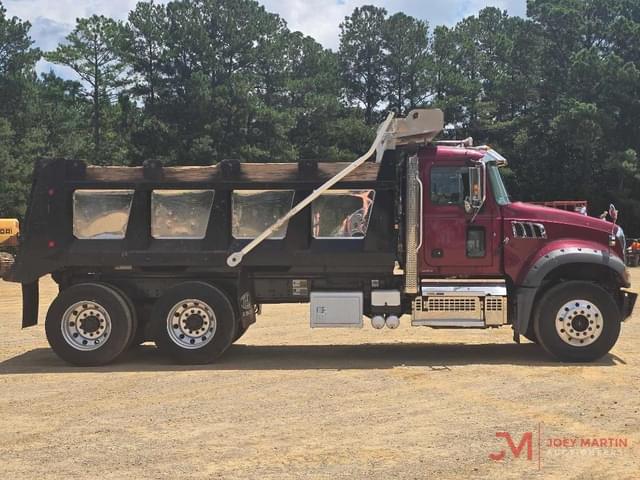 Image of Mack GR64F equipment image 1
