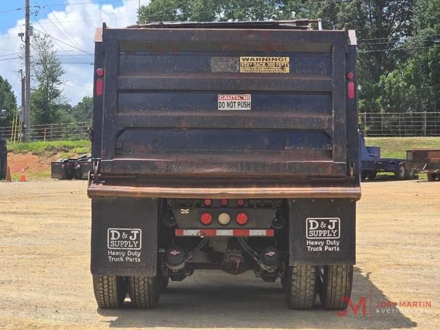 Image of Mack GR64F equipment image 3