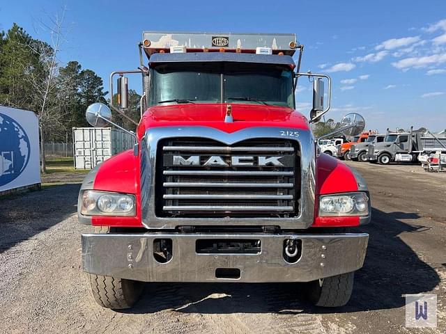 Image of Mack GR64F equipment image 2