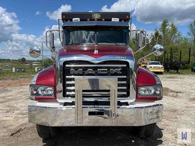 Image of Mack GR64F equipment image 1