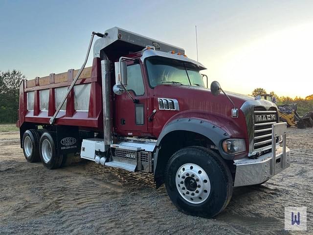 Image of Mack GR64F equipment image 2