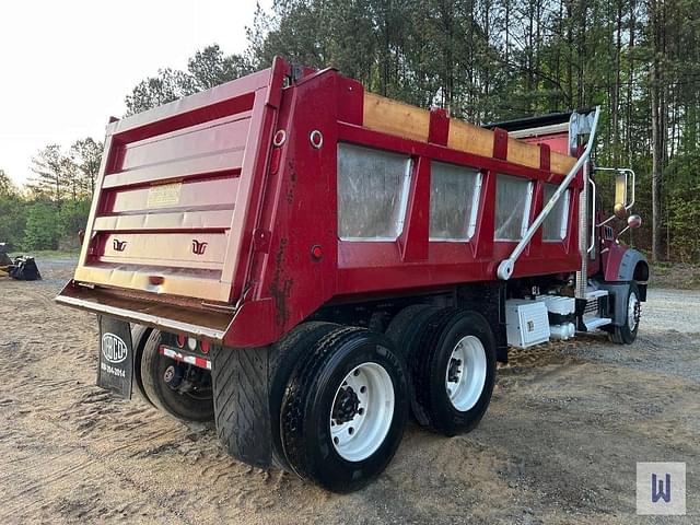Image of Mack GR64F equipment image 3