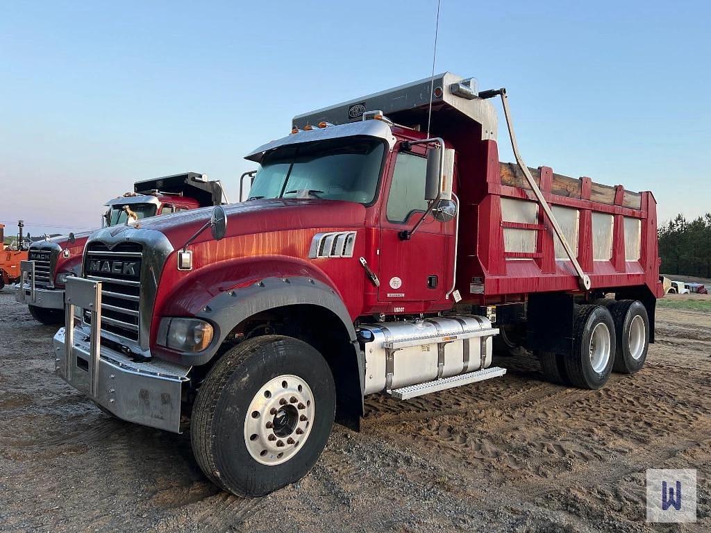 Image of Mack GR64F Primary image