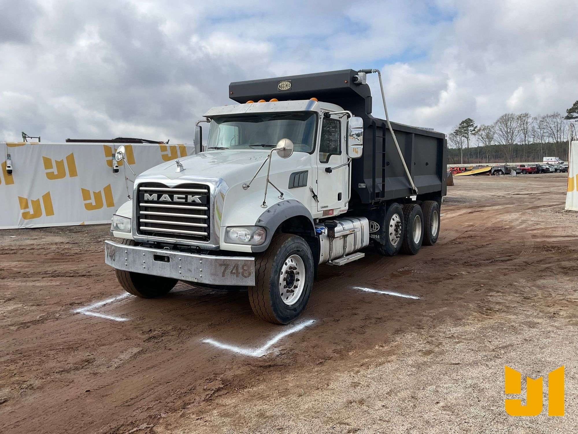 2021 Mack GR84F Equipment Image0