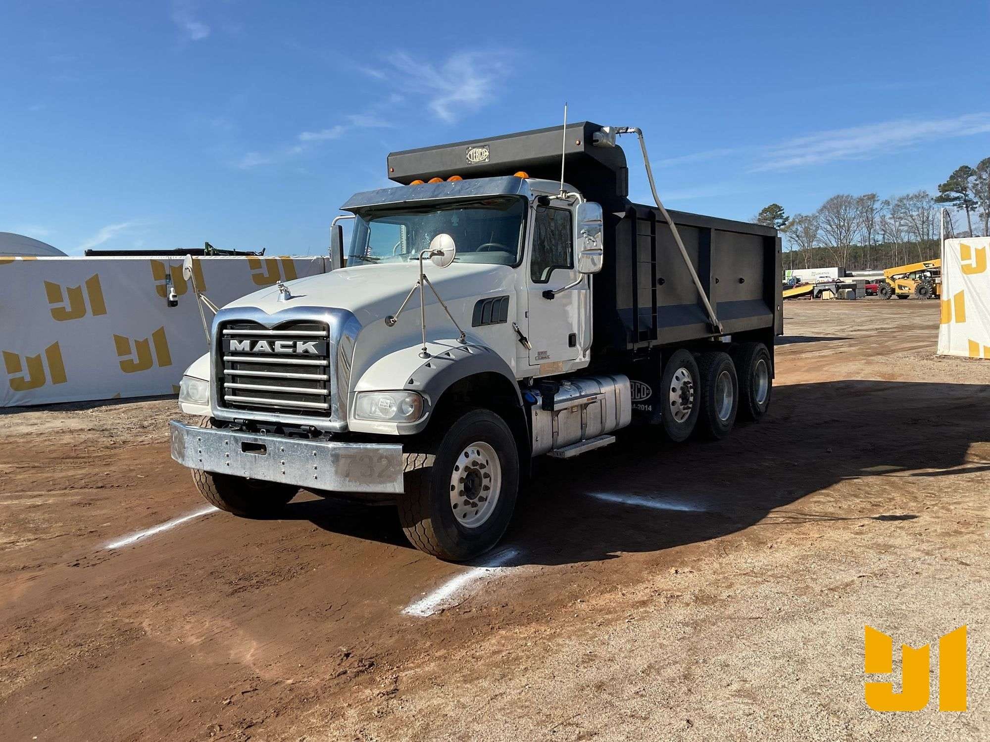 2021 Mack GR84F Equipment Image0