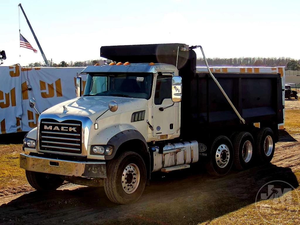 2021 Mack GR84F Equipment Image0