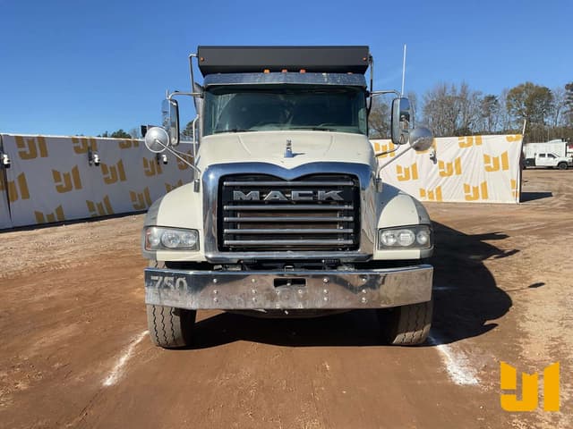 Image of Mack GR84F equipment image 1