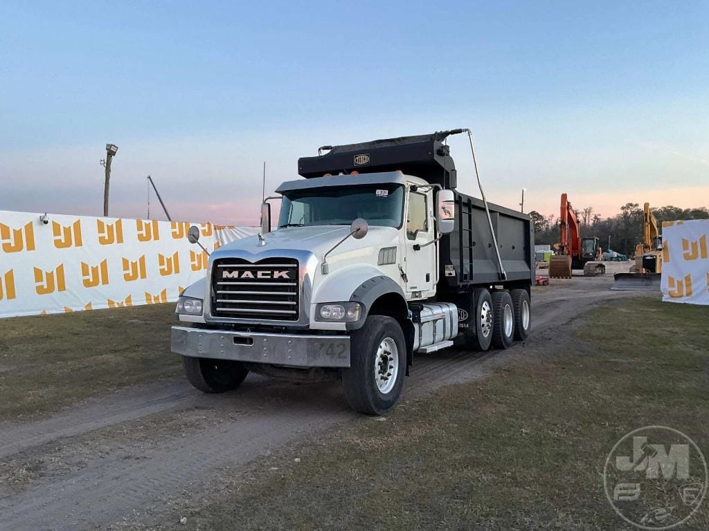 2021 Mack GR84F Equipment Image0