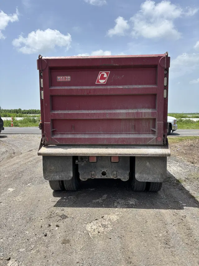 Image of Mack Granite 64FR equipment image 4