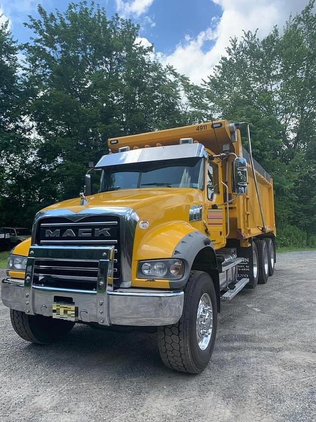 Image of Mack GR64F equipment image 4