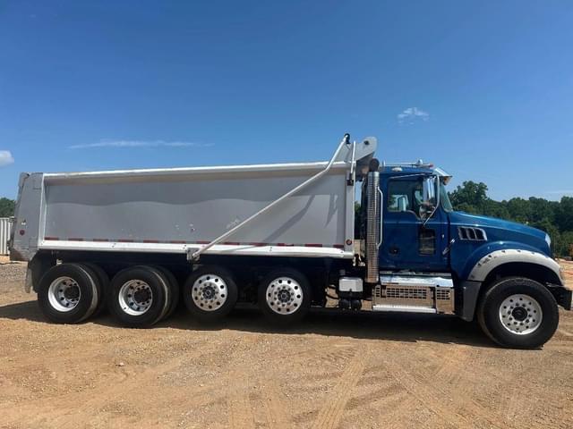Image of Mack GR64F equipment image 3