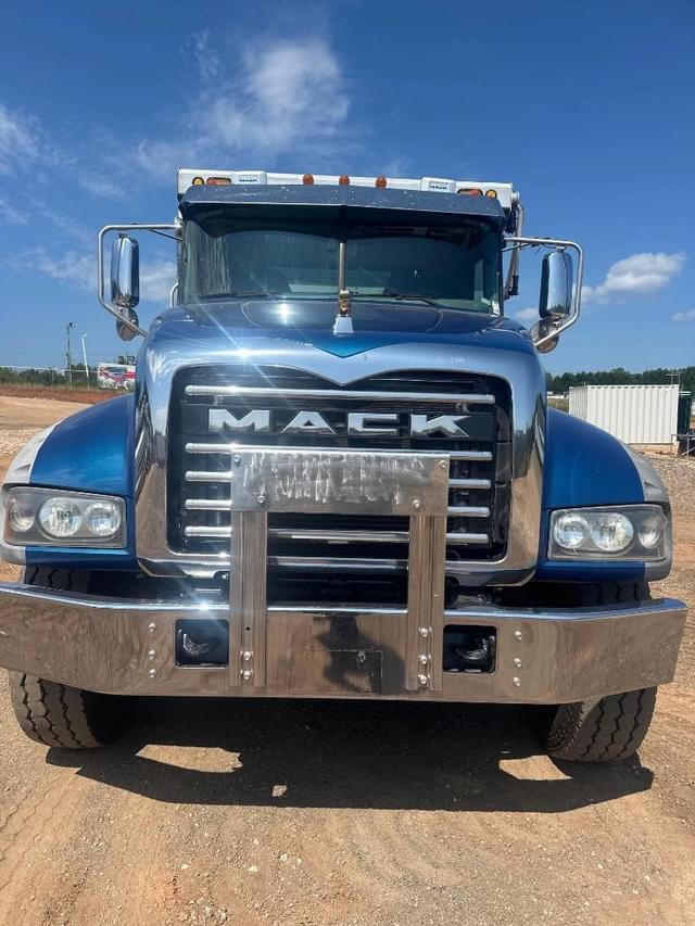 Image of Mack GR64F equipment image 1