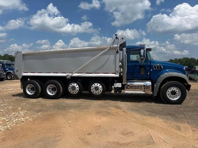 Image of Mack GR64F equipment image 3