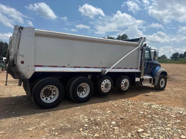 Image of Mack GR64F equipment image 4