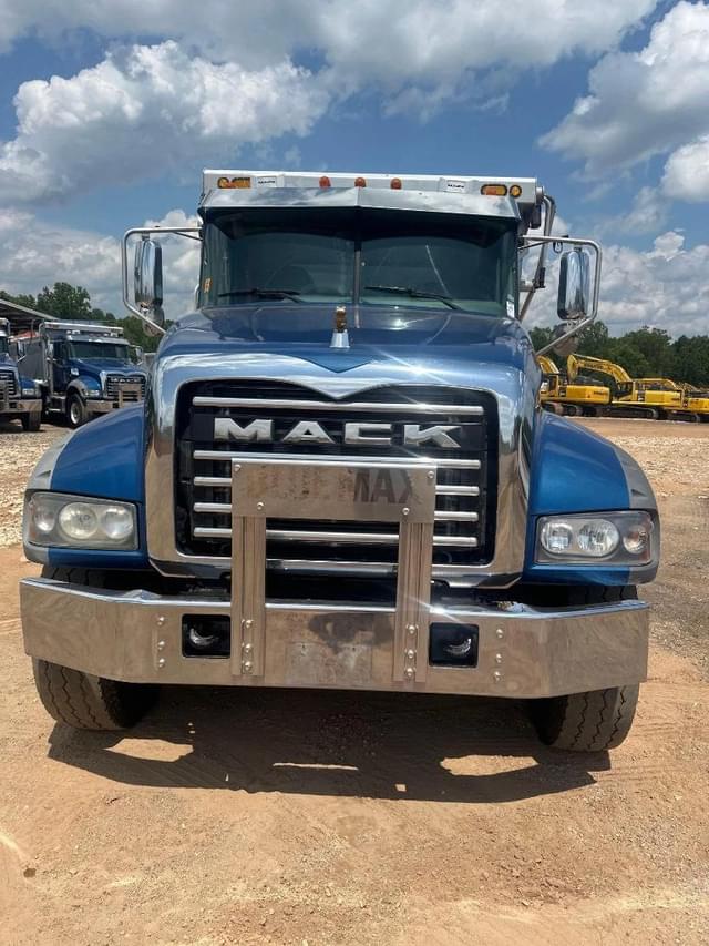 Image of Mack GR64F equipment image 1