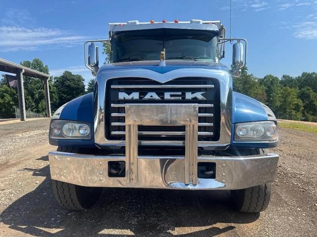 Image of Mack GR64F equipment image 1
