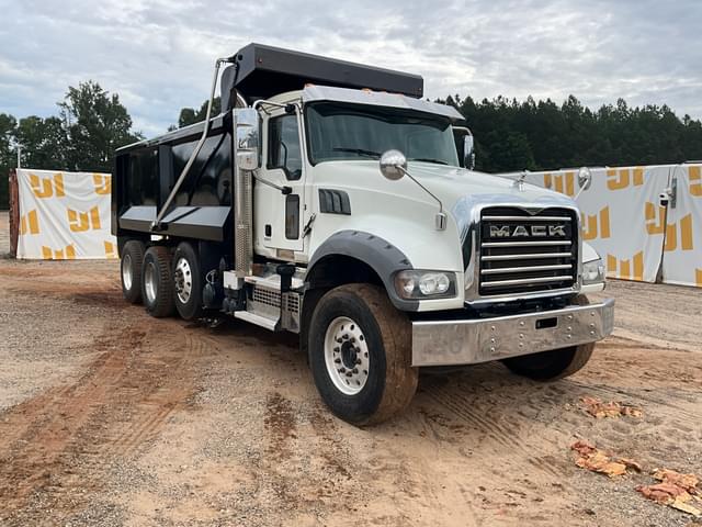 Image of Mack Granite equipment image 2