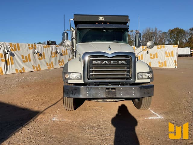 Image of Mack Granite equipment image 1
